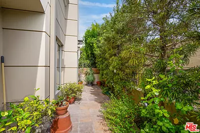1217 Yale St #103, Santa Monica, CA 90404 - Photo 21