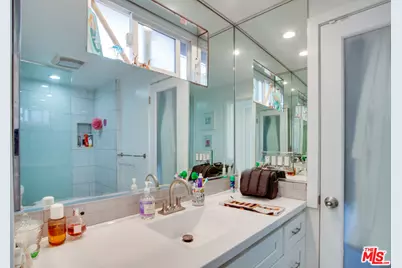 403 Brooks Ave, Venice, CA 90291 - Photo 51