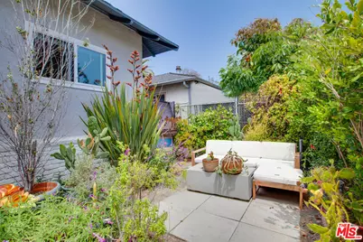 403 Brooks Ave, Venice, CA 90291 - Photo 3
