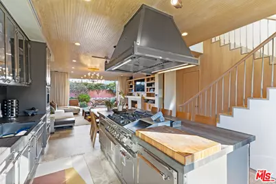 812 Brooks Ave, Venice, CA 90291 - Photo 9