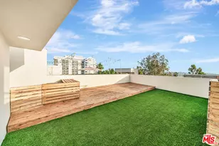 1020 Hilldale Ave, West Hollywood, CA 90069 - Photo 25