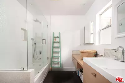 20150 Delita Dr, Woodland Hills, CA 91364 - Photo 23