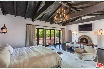 820 N Roxbury Dr, Beverly Hills, CA 90210 - Photo 19
