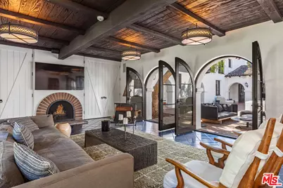 820 N Roxbury Dr, Beverly Hills, CA 90210 - Photo 15