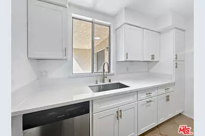 14950 Victory Blvd #104, Van Nuys, CA 91411 - Photo 5