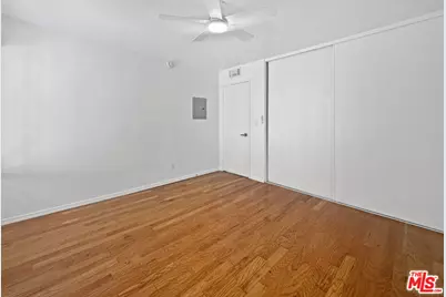 14950 Victory Blvd #104, Van Nuys, CA 91411 - Photo 15