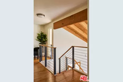 21737 Woodland Crest Dr, Woodland Hills, CA 91364 - Photo 19