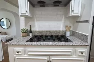 8455 Fountain Ave, West Hollywood, CA 90069 - Photo 19