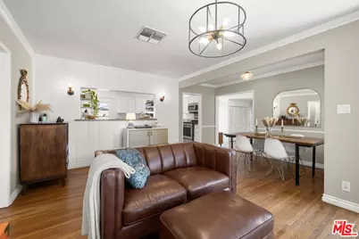 17031 Enadia Way, Lake Balboa, CA 91406 - Photo 7