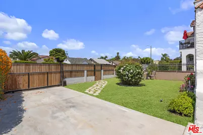 1236 S Mullen Ave, Los Angeles, CA 90019 - Photo 55