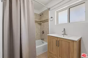 1236 S Mullen Ave, Los Angeles, CA 90019 - Photo 35