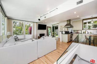 1331 Cordell Pl, Los Angeles, CA 90069 - Photo 9