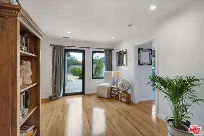 3558 S Muirfield Rd, Los Angeles, CA 90016 - Photo 29