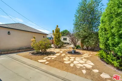 3558 S Muirfield Rd, Los Angeles, CA 90016 - Photo 31