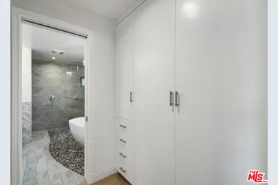 3558 S Muirfield Rd, Los Angeles, CA 90016 - Photo 25