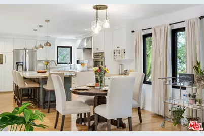 3558 S Muirfield Rd, Los Angeles, CA 90016 - Photo 7