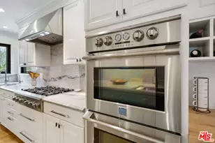 3558 S Muirfield Rd, Los Angeles, CA 90016 - Photo 11