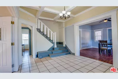 1477 W 29th St, Los Angeles, CA 90007 - Photo 11