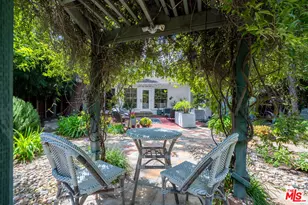22217 Ybarra Rd, Woodland Hills, CA 91364 - Photo 33