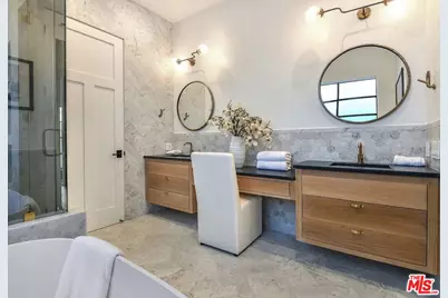 707 Amoroso Pl, Venice, CA 90291 - Photo 7