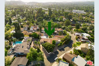 22780 Macfarlane Dr, Woodland Hills, CA 91364 - Photo 37