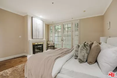 575 S Barrington Ave #107, Los Angeles, CA 90049 - Photo 13