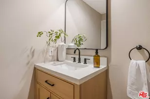 575 S Barrington Ave, Los Angeles, CA 90049 - Photo 21