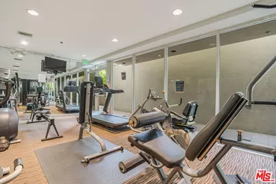 575 S Barrington Ave #107, Los Angeles, CA 90049 - Photo 23