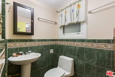 12205 Spring Trl, Sylmar, CA 91342 - Photo 33