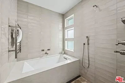 922 Berkeley St, Santa Monica, CA 90403 - Photo 29