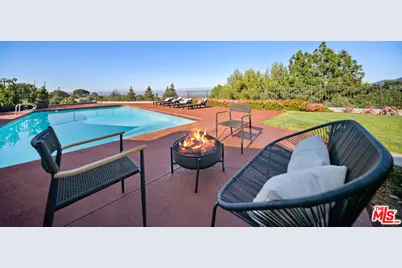 11107 Mountcastle Dr, Studio City, CA 91604 - Photo 15