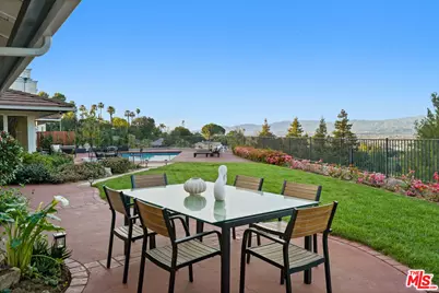 11107 Mountcastle Dr, Studio City, CA 91604 - Photo 17