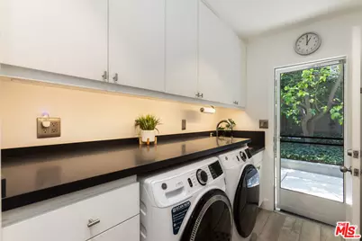 11109 Dona Pegita Dr, Studio City, CA 91604 - Photo 25