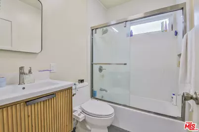 2252 20th St, Santa Monica, CA 90405 - Photo 29