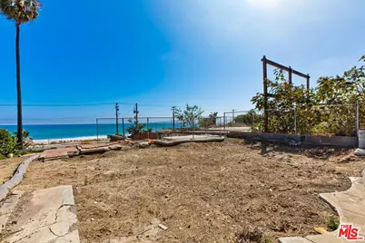 21525 Pacific Coast Hwy, Malibu, CA 90265 - Photo 9