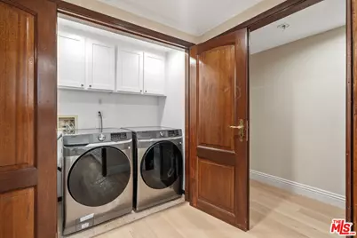 9249 Burton Way #302, Beverly Hills, CA 90210 - Photo 11
