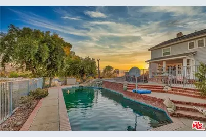 33247 Escondido Dr, Santa Clarita, CA 91390 - Photo 5