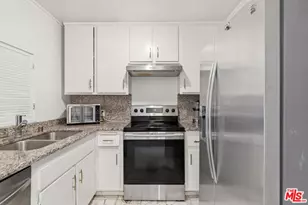 10751 Wilshire Blvd, Los Angeles, CA 90024 - Photo 9