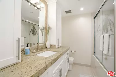 125 Montana Ave #204, Santa Monica, CA 90403 - Photo 15