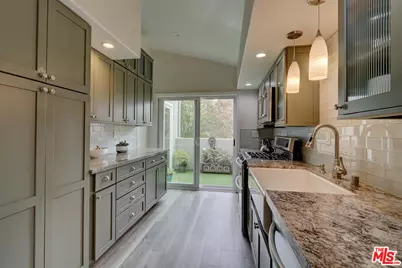 22348 Heritage Pass Pl, Chatsworth, CA 91311 - Photo 3