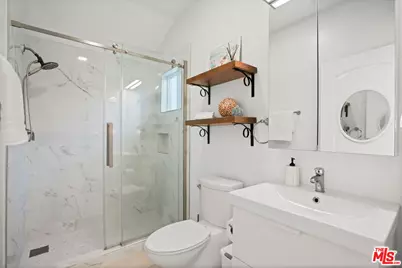 11552 Hesby St, Valley Village, CA 91601 - Photo 49
