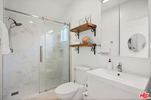 11552 Hesby St, Valley Village, CA 91601 - Photo 49