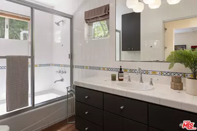 3438 Larissa Dr, Los Angeles, CA 90026 - Photo 23