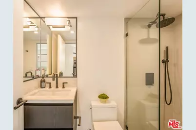 924 West Knoll Dr, West Hollywood, CA 90069 - Photo 39