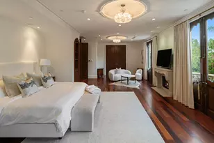 1021 N Crescent Dr, Beverly Hills, CA 90210 - Photo 31