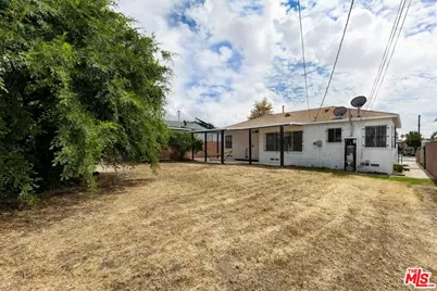 13063 Louvre St, Pacoima, CA 91331 - Photo 17