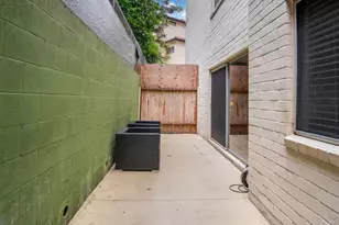 2260 N Cahuenga Blvd, Los Angeles, CA 90068 - Photo 23