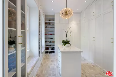 9135 Hazen Dr, Beverly Hills, CA 90210 - Photo 17