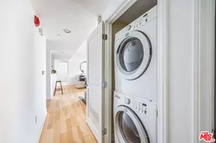 951 Granville Ave, Los Angeles, CA 90049 - Photo 23