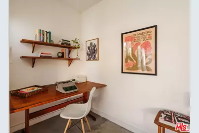 3773 S St Andrews Pl, Los Angeles, CA 90018 - Photo 35
